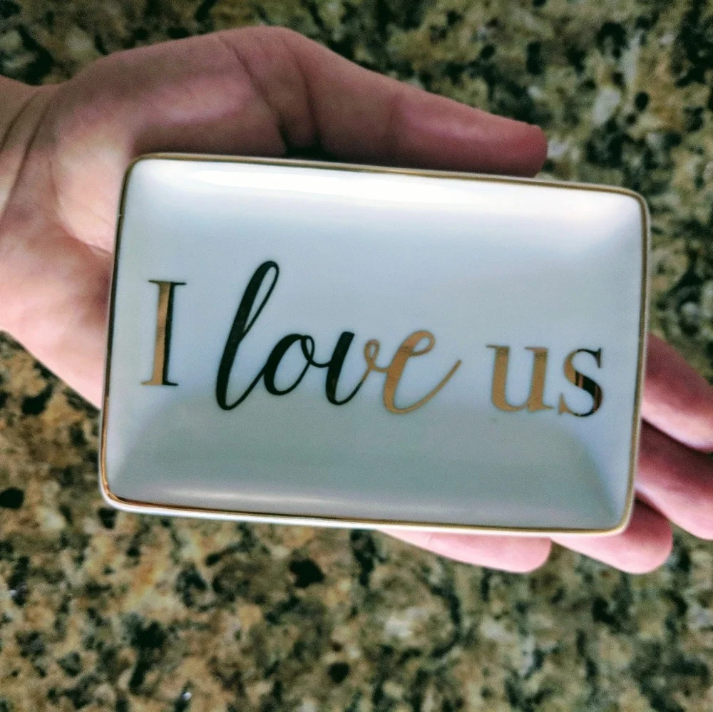 🌈 $5 Jewelry dish I love us NEW in box